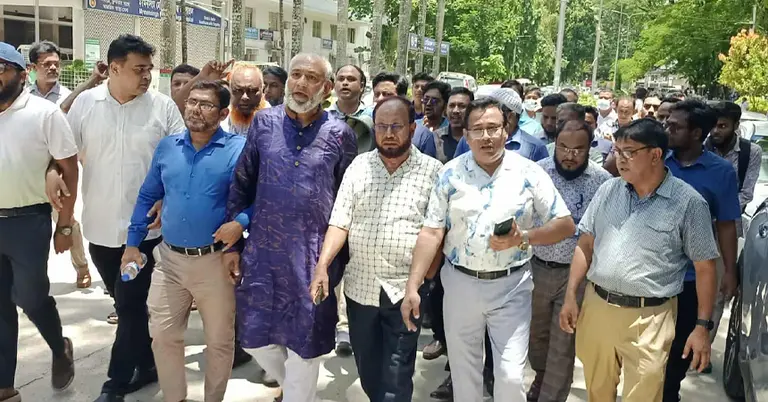চিকিৎসকদের বিক্ষোভ